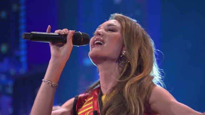 Wow! Miss België Chayenne Van Aarle betovert de studio met prachtige zangstem