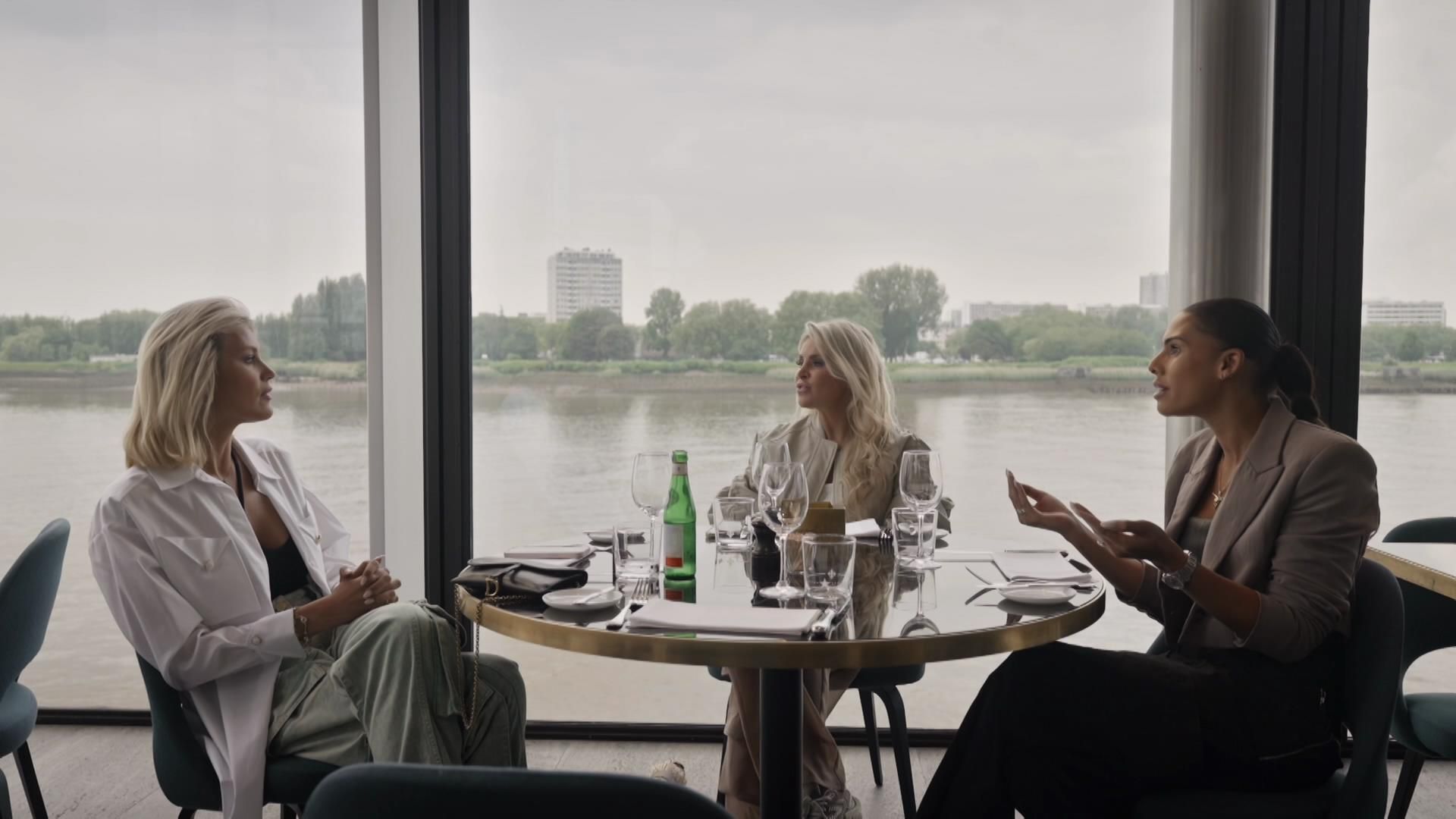 Verzoening of toch niet? Gesprek tussen Amy, Natassia en Melissa loopt uit de hand