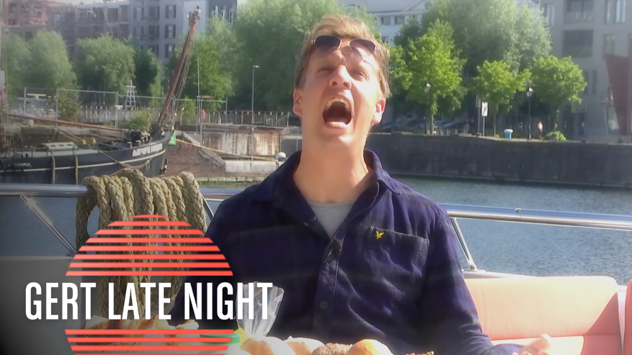 James Cooke waant zich Simonneke uit Thuis | Gert Late Night Lockdown: dag 25