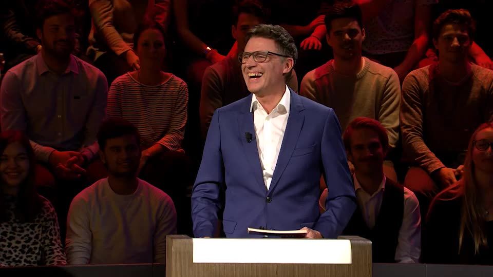 Erik zorgt voor bevreemding met zijn gekke mopjes