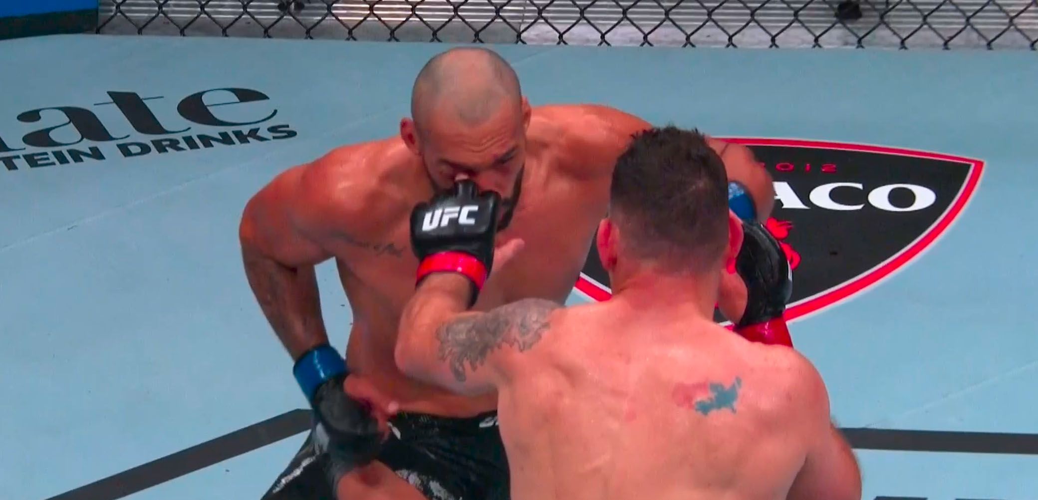 Controversiële overwinning Weidman na duidelijke eye-poke