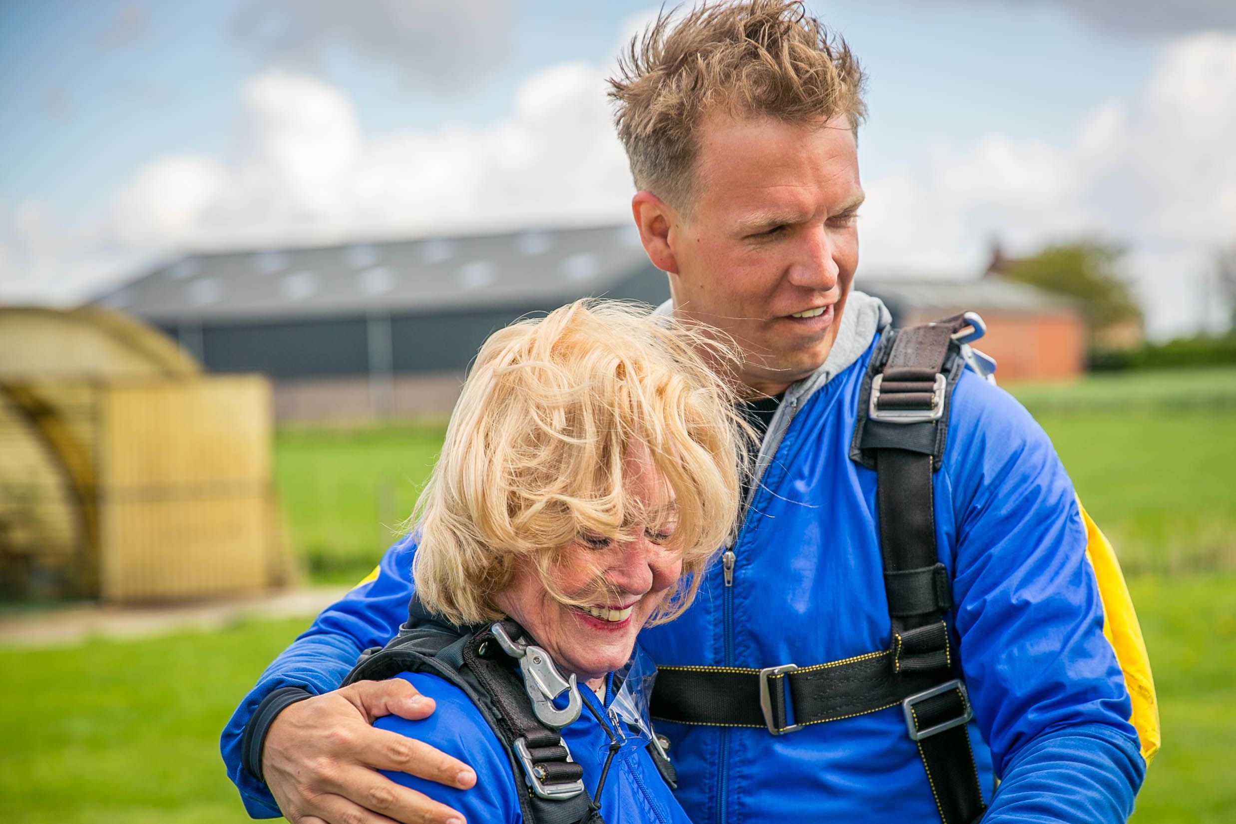 Durven Leah en James uit het vliegtuig te springen?