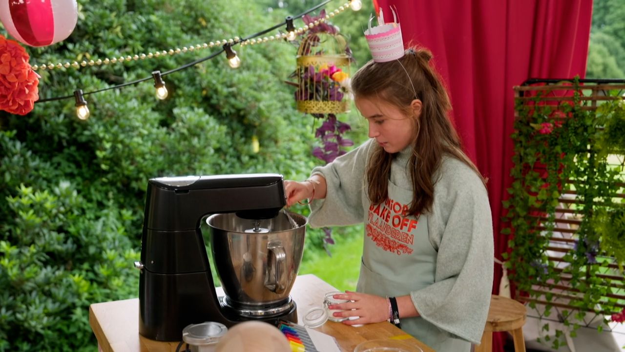 Finale zorgt voor foutjes in de baktent: "Ik heb maizena toegevoegd in plaats van amandelextract!"