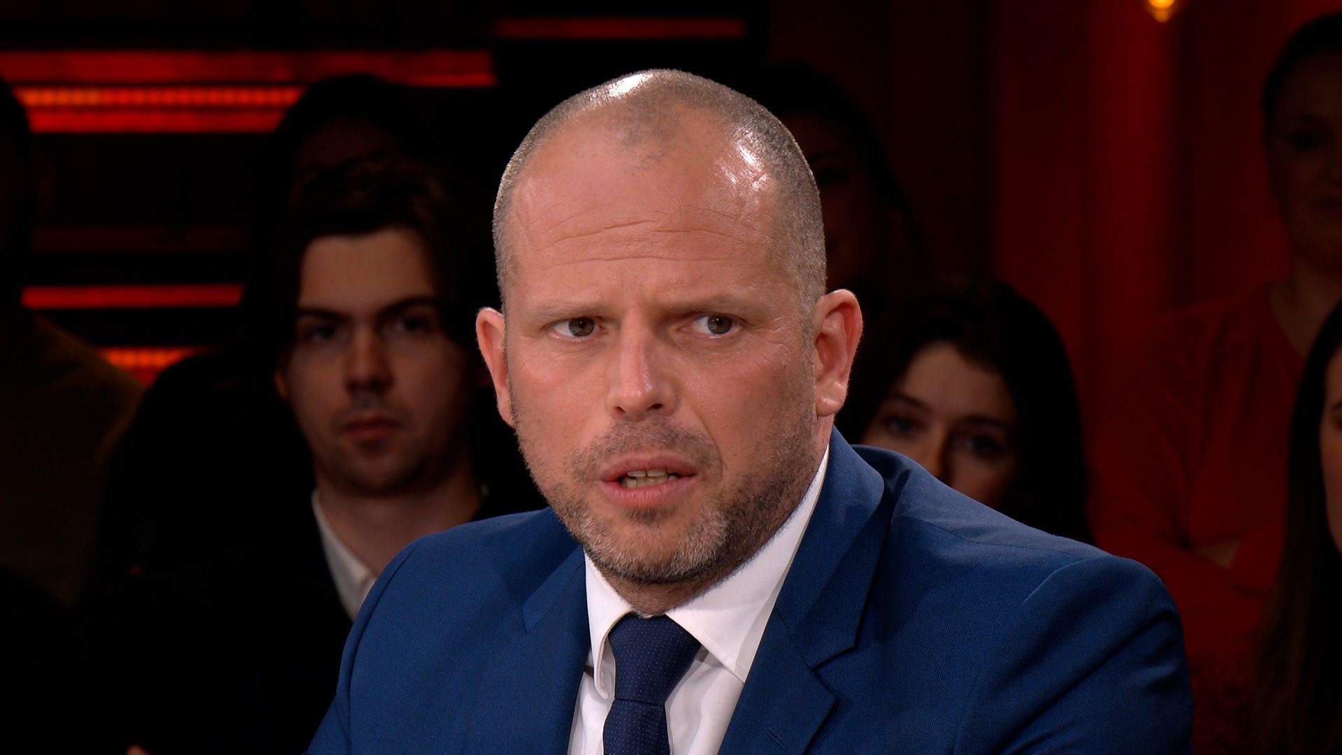 Minister van Defensie Theo Francken: "We hebben al 5000 kandidaten na 2 maanden dit jaar voor het leger voor 2500 jobs"