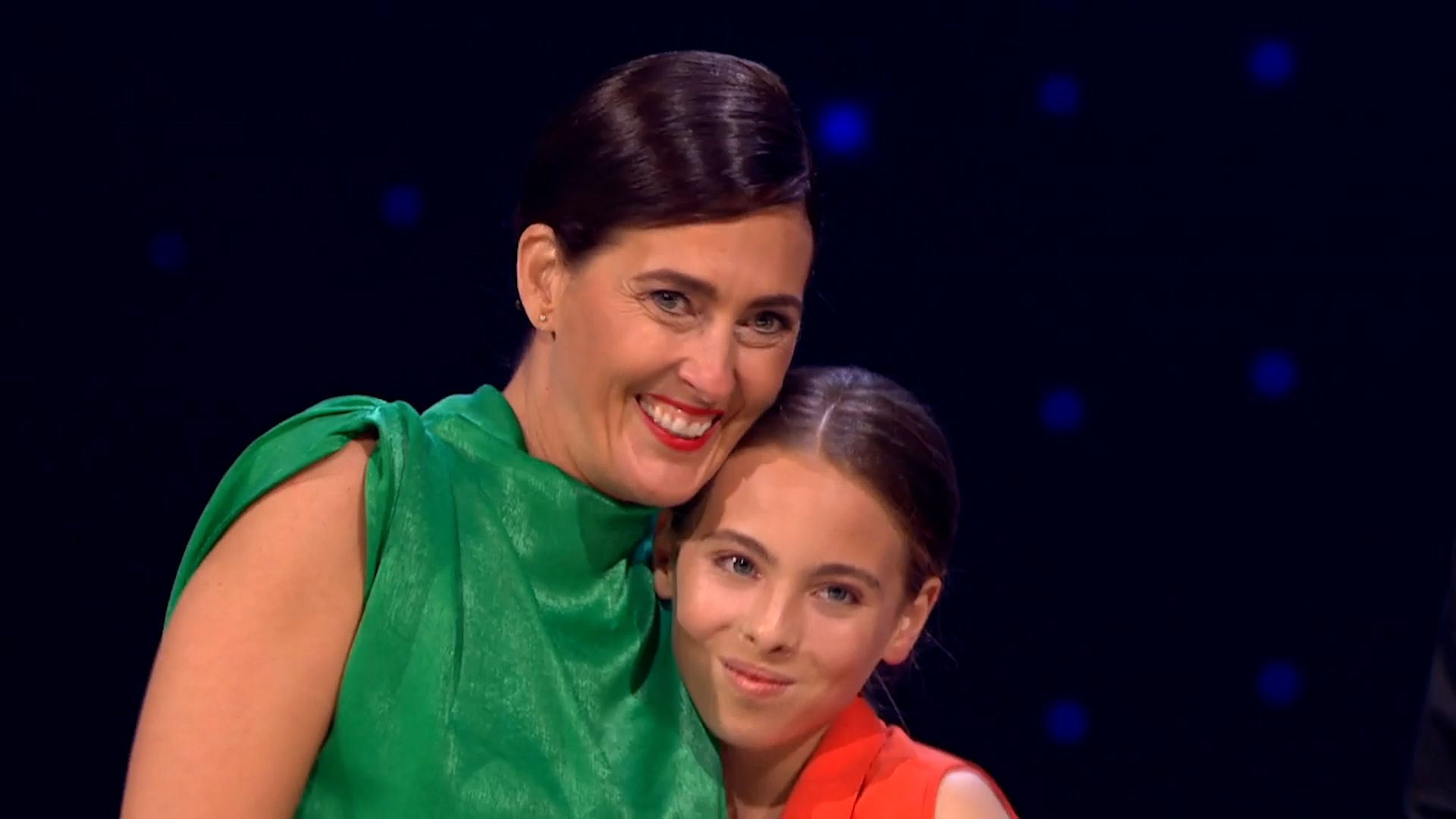 Manon en Anouk dansen voor hun overleden papa: "We missen hem enorm"