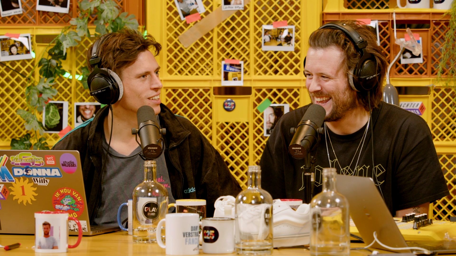 Bockie en Mathieu Terryn knalden met scooter tegen wagen: "Het was lachen, tot dan"