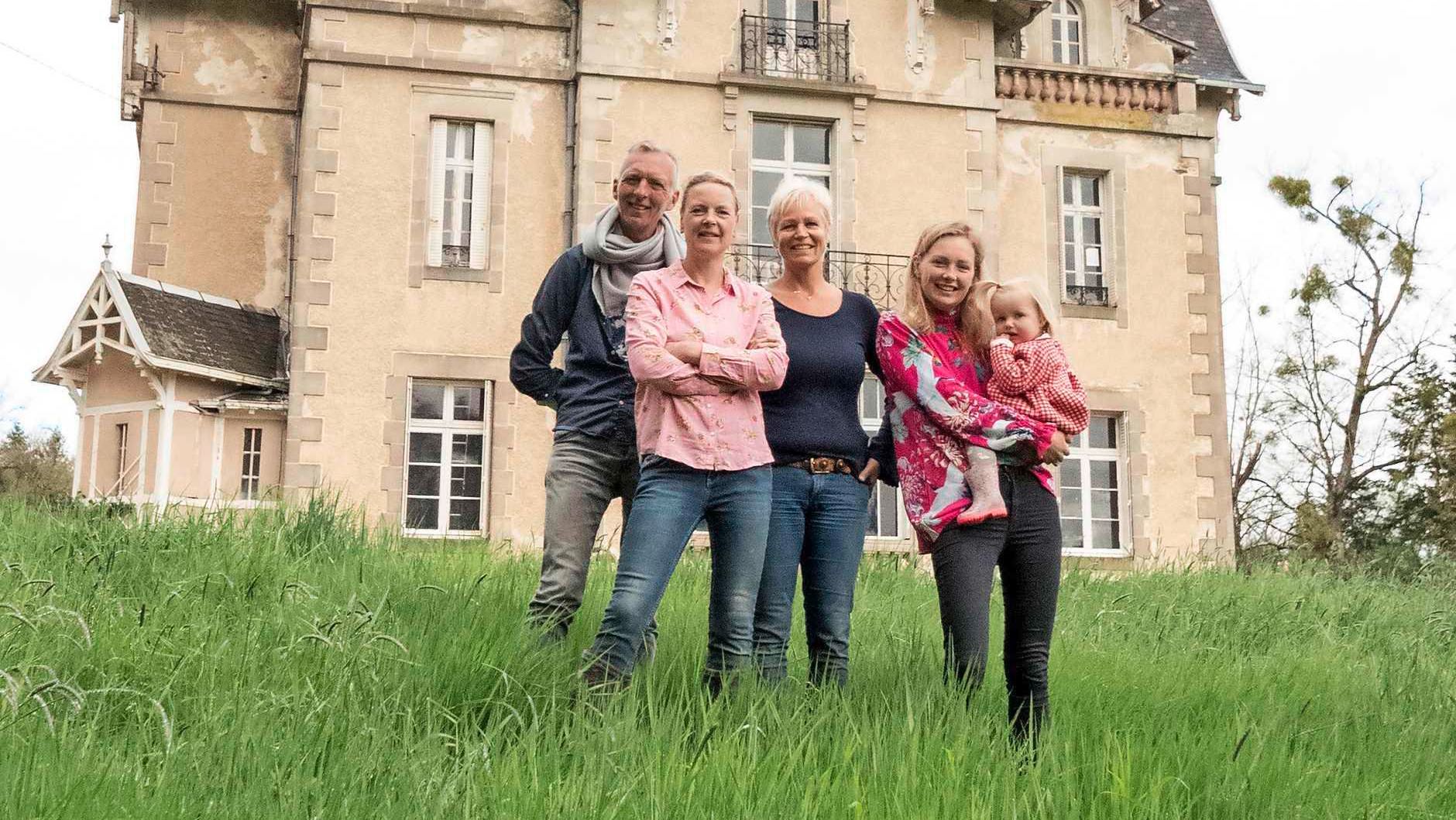 Deze Nederlandse familie tovert Frans kasteel om tot B&B-pareltje