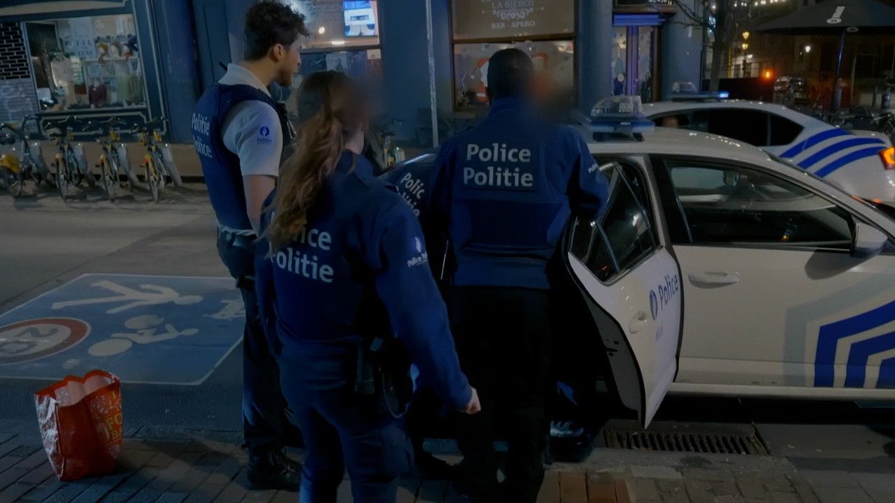 Niveau 4 Brussel-Zuid - S4 - Aflevering 1