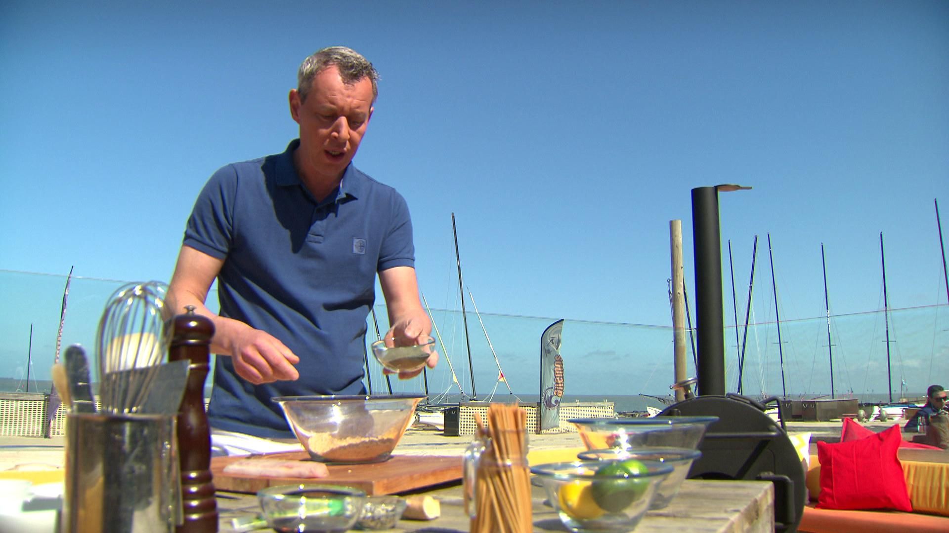 Beach Barbecue - S1 - Aflevering 1