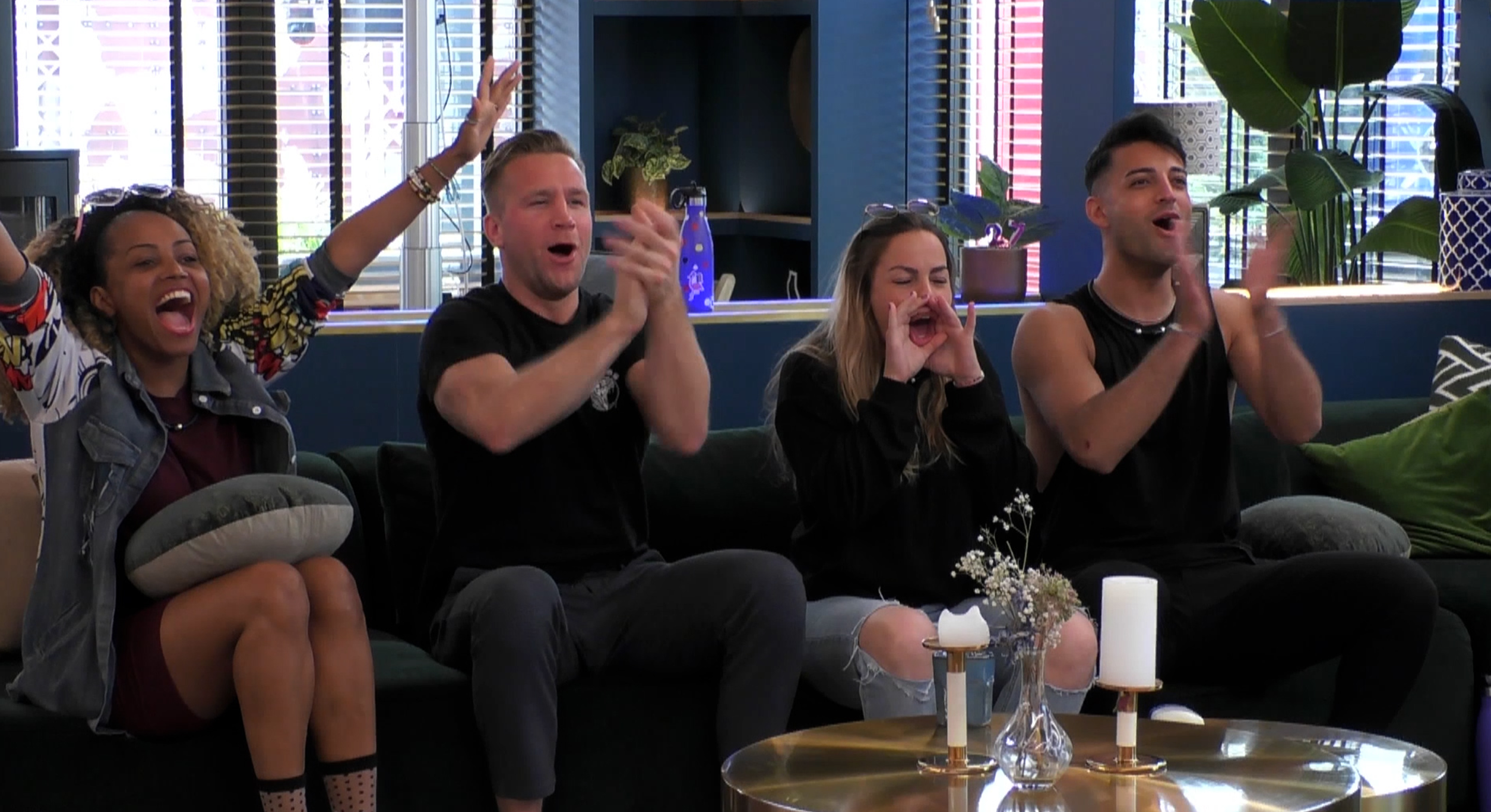 Big Brother verrast bewoners: "Klaar voor jullie eerste fan persconferentie?"