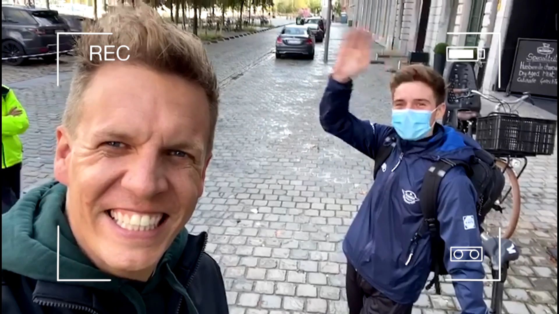 James komt Remco tegen tijdens training: “Koersen zal voor volgend jaar zijn"