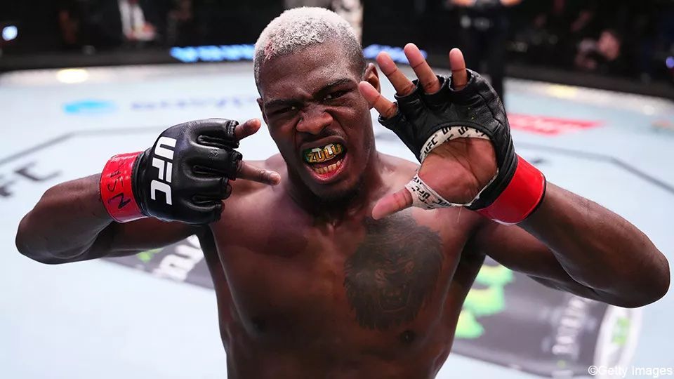 Samenvatting: Brusselaar Oki Bolaji wint zijn eerste UFC Fight