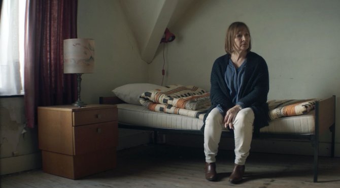 Anja mag de gevangenis verlaten, maar wordt volledig aan haar lot overgelaten
