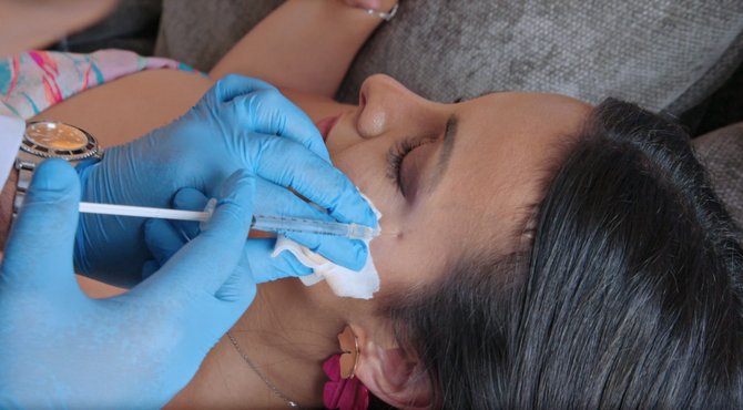 Feestjes in Monaco? Champagne, hapjes, muziek en... Botox.