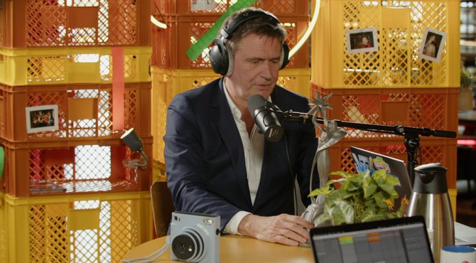 Erik Van Looy geeft zijn televisiester weg: "Hij is wel een keer gevallen"