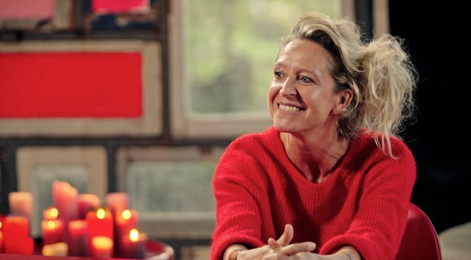 Dealers gooien alles in de strijd voor het werk van Cath Luyten: "Je stelt me enorm teleur, Cath"