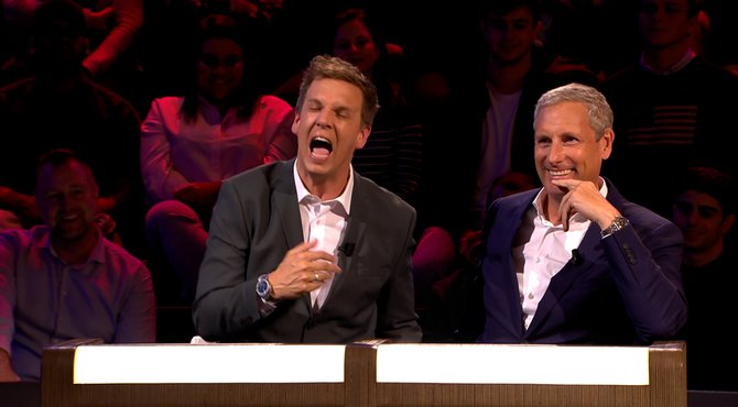 GEHEIM ONTHULD: Dit doen Gert en James stiekem tijdens het presenteren