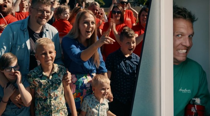 Sarah, Dieter en de kinderen zien hun Extreme Makeover-huis: "Hoe kan dat nu?" 