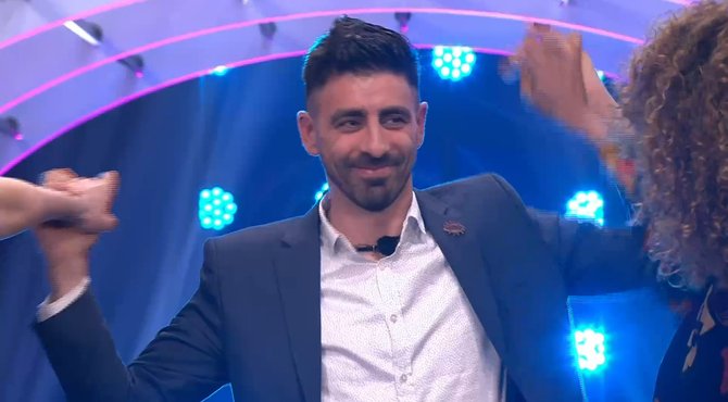 Tranen bij exit Ali: “Ik heb elke minuut van dit avontuur genoten” 