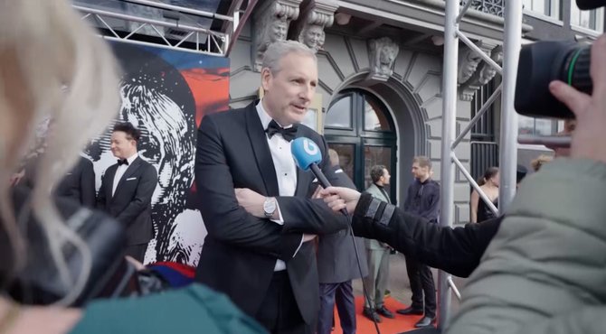 Play Café exclusief mee met de Vlaamse cast van Les Misérables naar Amsterdam