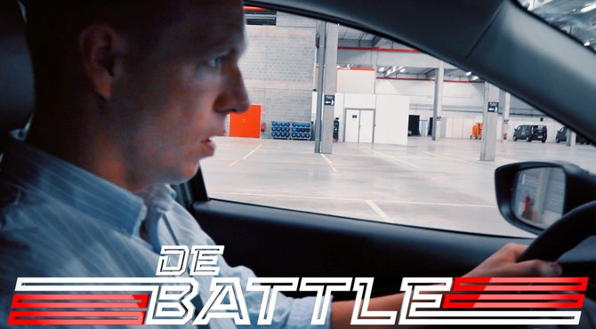 James Cooke mist camera op een haar na tijdens sliptraining voor De Battle