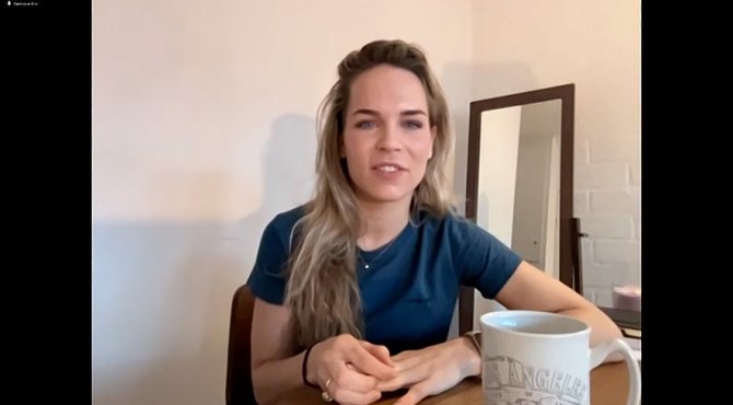 Klaasje Meijer volgt acteerlessen in Hollywood waar Angelina Jolie ook les kreeg 