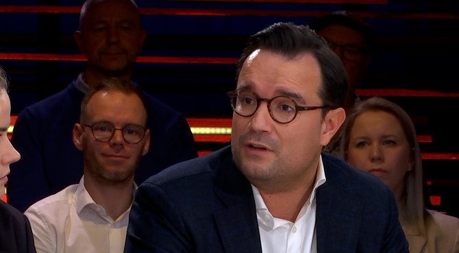 Omar Souidi legt truc uit om 'Evelines' te ontmaskeren: "Vraag voor videochat"