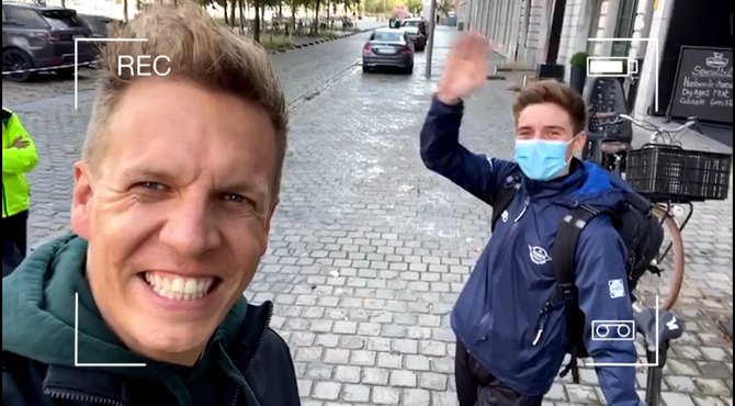 James komt Remco tegen tijdens training: “Koersen zal voor volgend jaar zijn"