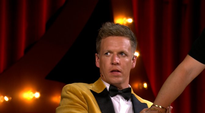 Technische problemen zorgen voor paniek achter de schermen van James De Musical
