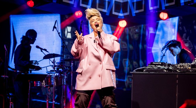 Eva Simons met Dit Is Wat Mijn Mama Zei