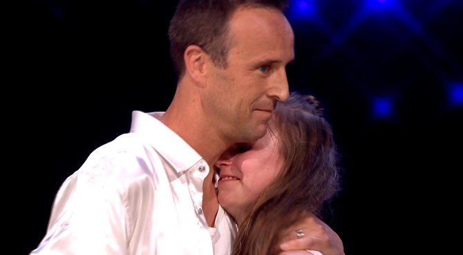 Nico en Manon dansen over de band tussen ouder en kind: "Ik ben zo dankbaar"