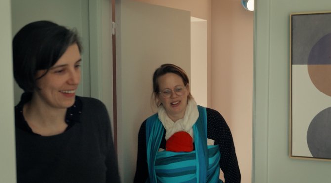 Tijdens de reveal van Frieda en Evelien is er één vraag: "Zijn er vier kamers?"