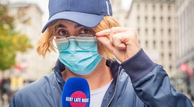 Herkennen voorbijgangers de vermomde Niels Destadsbader?