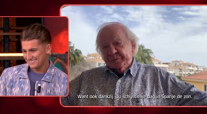 Mart Hoogkamer wordt verrast met een boodschap van Adriaan