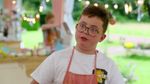 Maurice doet mee aan Junior Bake Off ter ere van zijn overleden mama: "Ik ben beginnen bakken door haar."