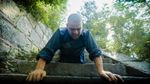 Pedro op einde van zijn krachten op kloostertrappen in China: "Je zit nog niet in de helft"