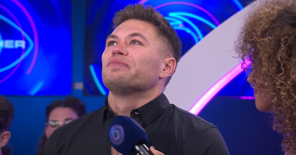 Danny verlaat Big Brother en geeft mysterieus briefje aan Charlotte en Chayron Danny verlaat Big Brother en geeft mysterieus briefje aan Charlotte en Chayron